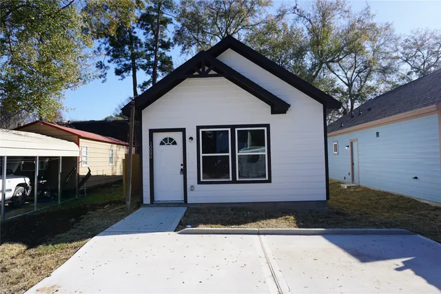 $159,900 | 10090 Calendar Street, Willis, TX 77318