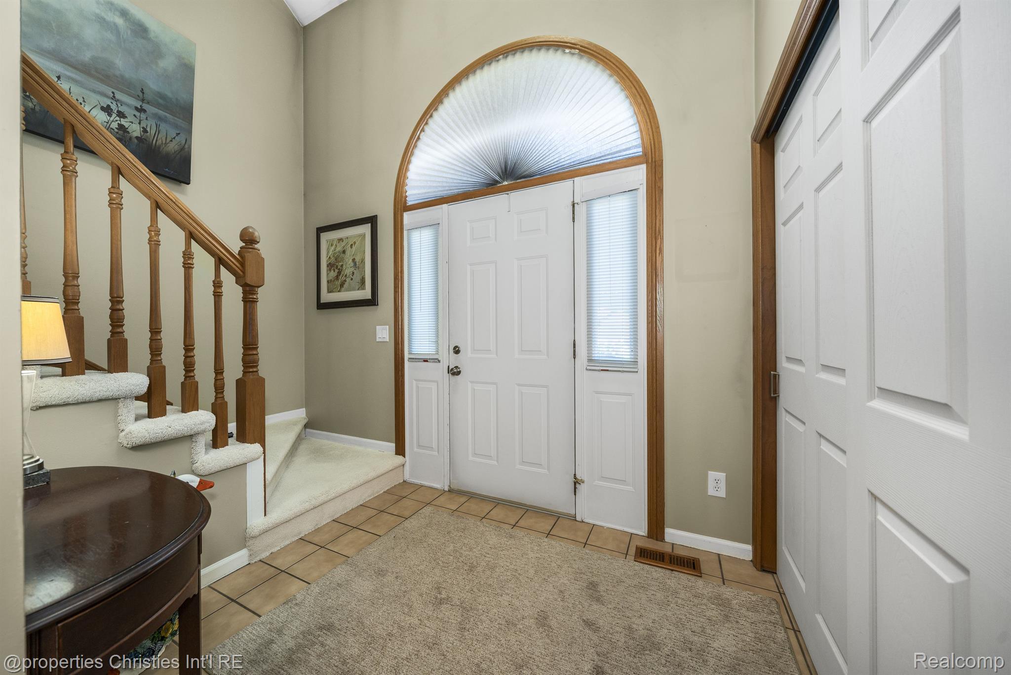 2163 Rochelle Park Drive Rochester, MI 48309 - Photo 5 of 35 Foyer