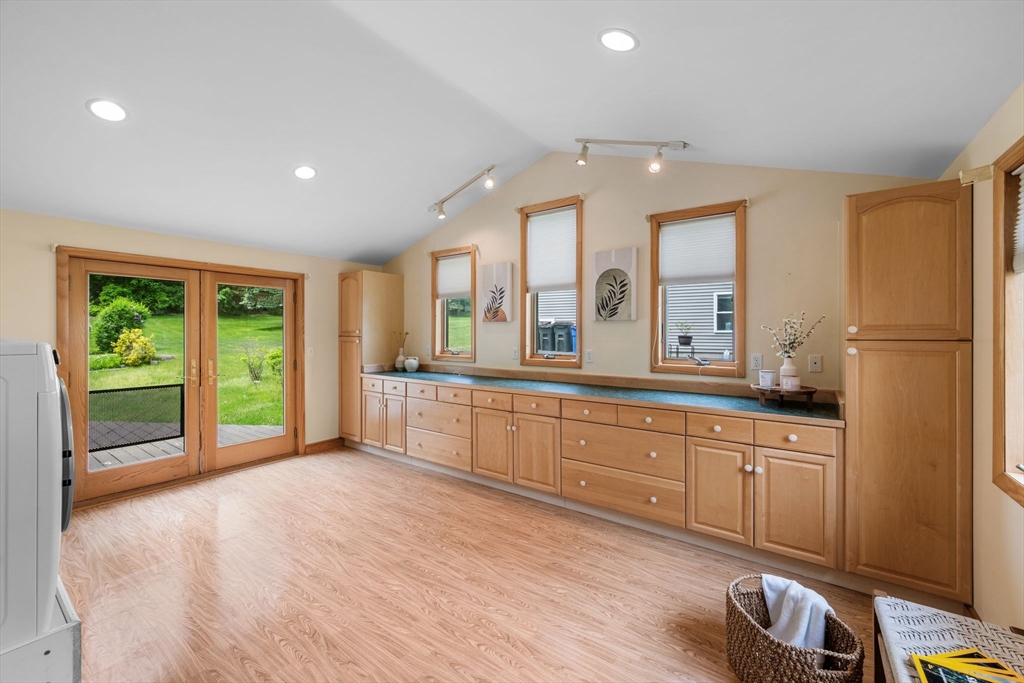 29 Patricia Road Peabody, MA 01960 - Photo 32 of 40