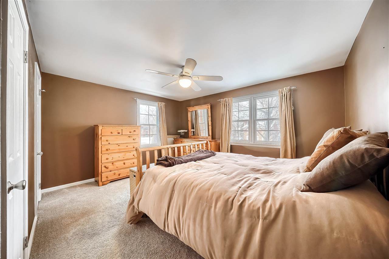 1861 Broadstone Road Grosse Pointe, MI 48236 - Photo 21 of 59 50065770-20.JPG