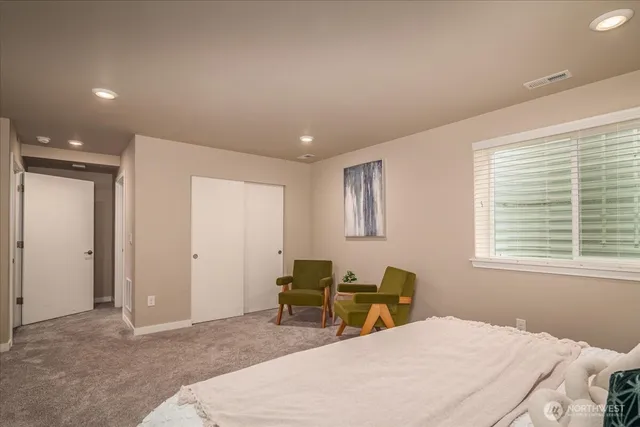 $3,900 | 11821 82nd Avenue South, Seattle, WA 98178