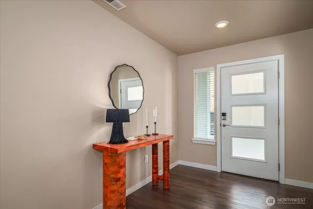 $3,900 | 11821 82nd Avenue South, Seattle, WA 98178