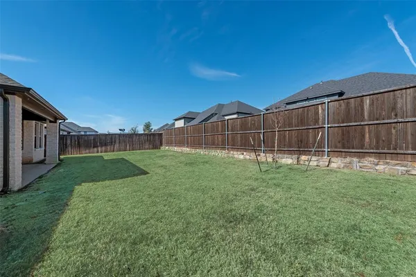 $2,600 | 253 Coyote Creek Drive, Lavon, TX 75166