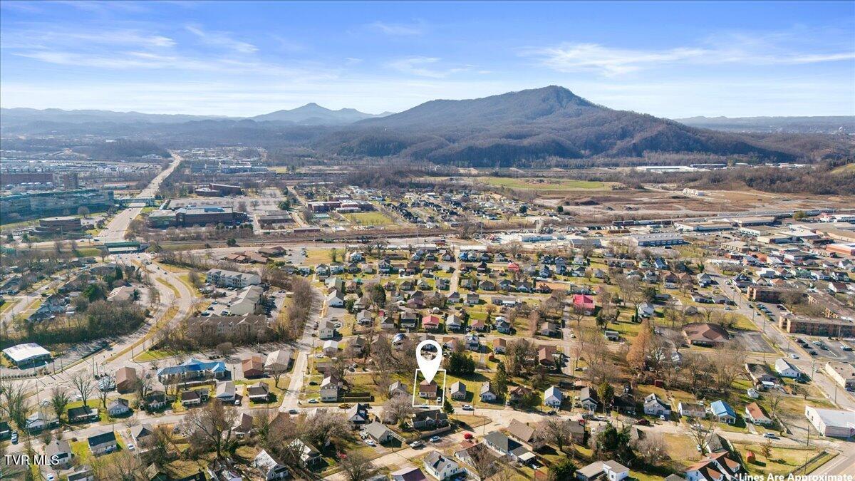 1014 Myrtle Street Kingsport, TN 37660 - Photo 23 of 29 31-DJI_20251220130828_0040_D