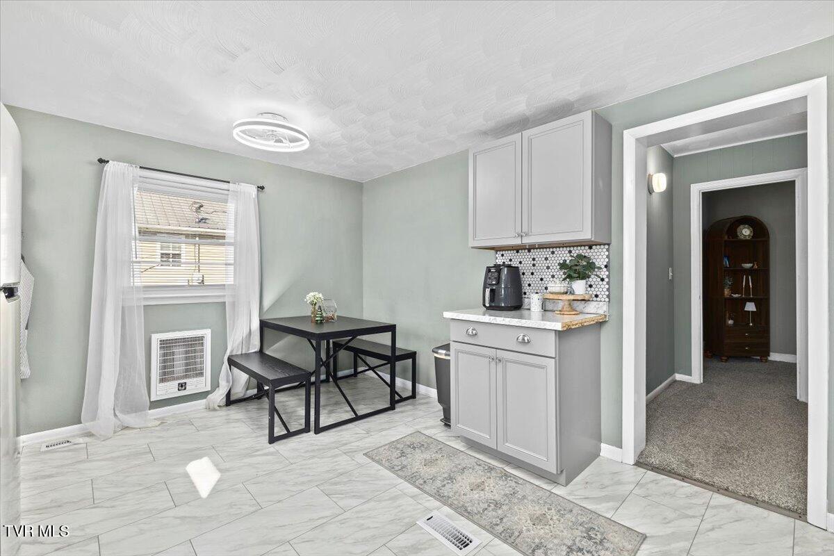 1014 Myrtle Street Kingsport, TN 37660 - Photo 9 of 29 13-128A1024