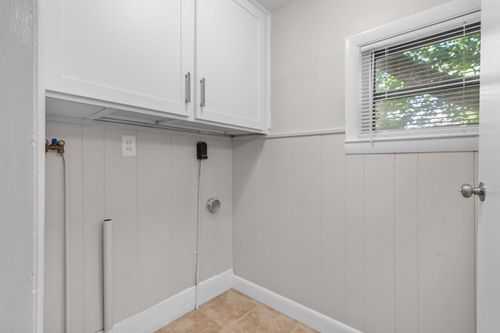 8 Nadeau Street Gardner, MA 01440 - Photo 21 of 33