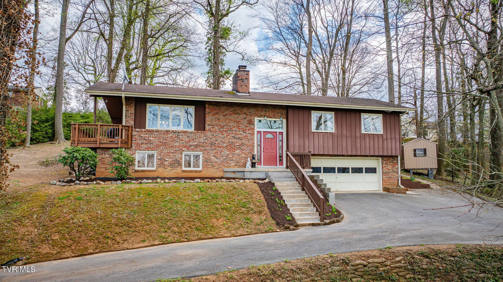 3937 Ridge Line Drive Kingsport, TN 37664 - Photo 1 of 48 001