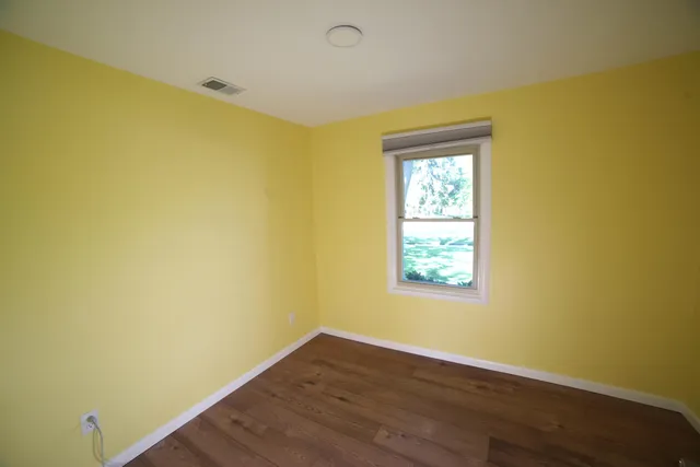 $2,100 | 1052 North Maple Road, Ann Arbor, MI 48103