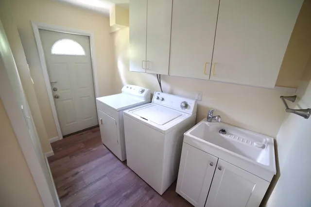 $2,100 | 1052 North Maple Road, Ann Arbor, MI 48103