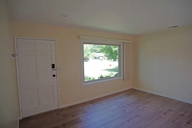 $2,100 | 1052 North Maple Road, Ann Arbor, MI 48103