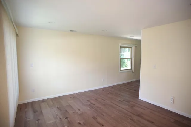 $2,100 | 1052 North Maple Road, Ann Arbor, MI 48103