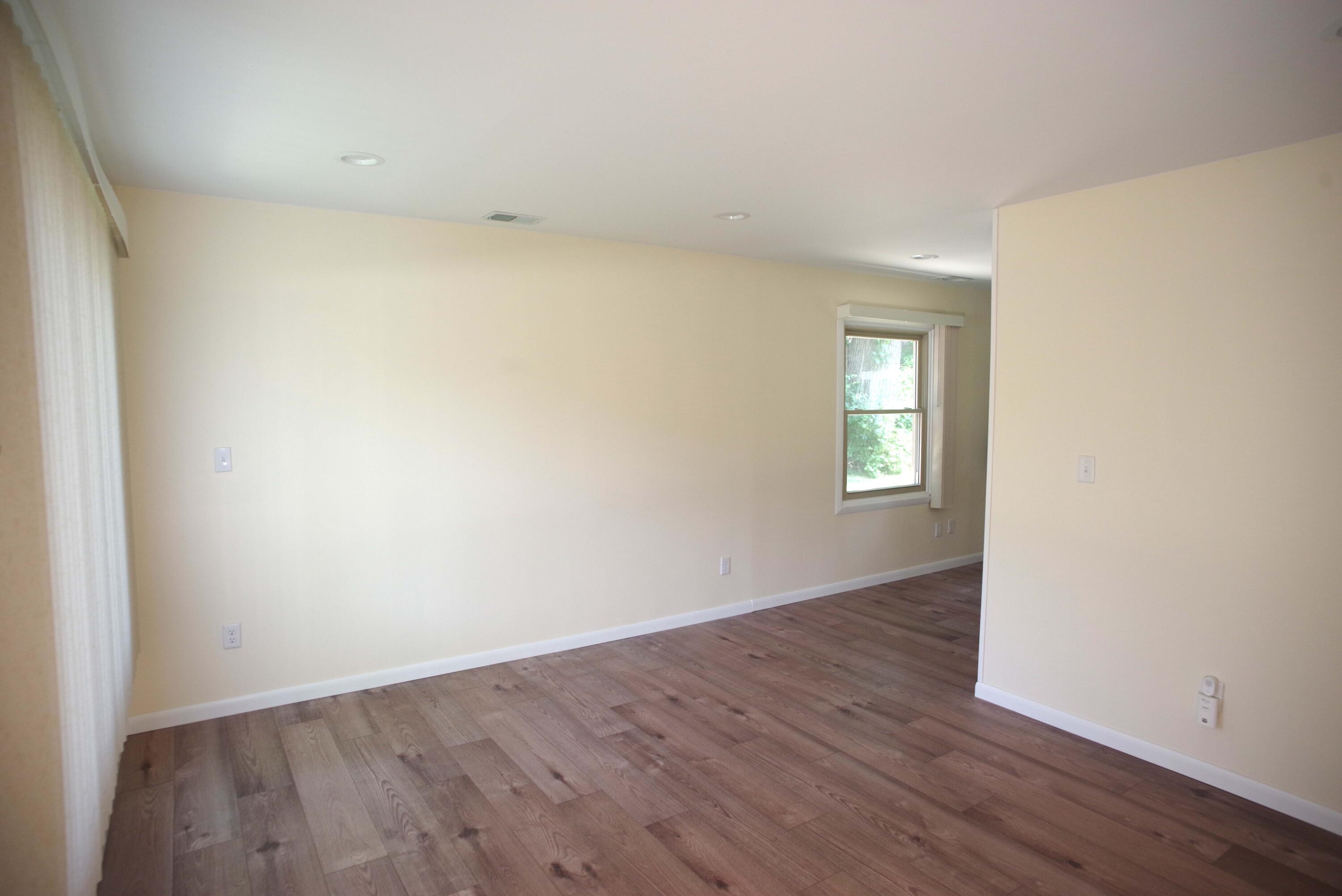 1052 North Maple Road Ann Arbor, MI 48103 - Photo 5 of 19 IMGP0512er