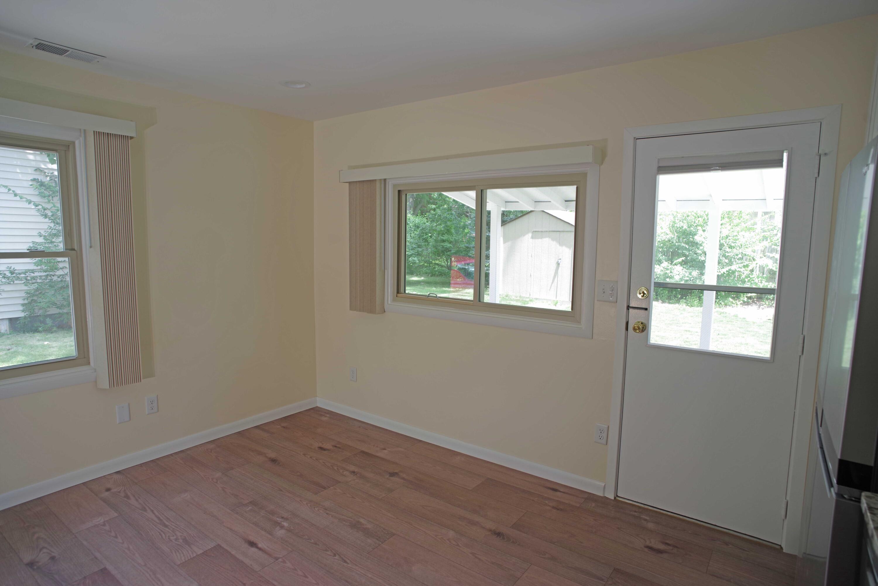 1052 North Maple Road Ann Arbor, MI 48103 - Photo 6 of 19 IMGP0517er