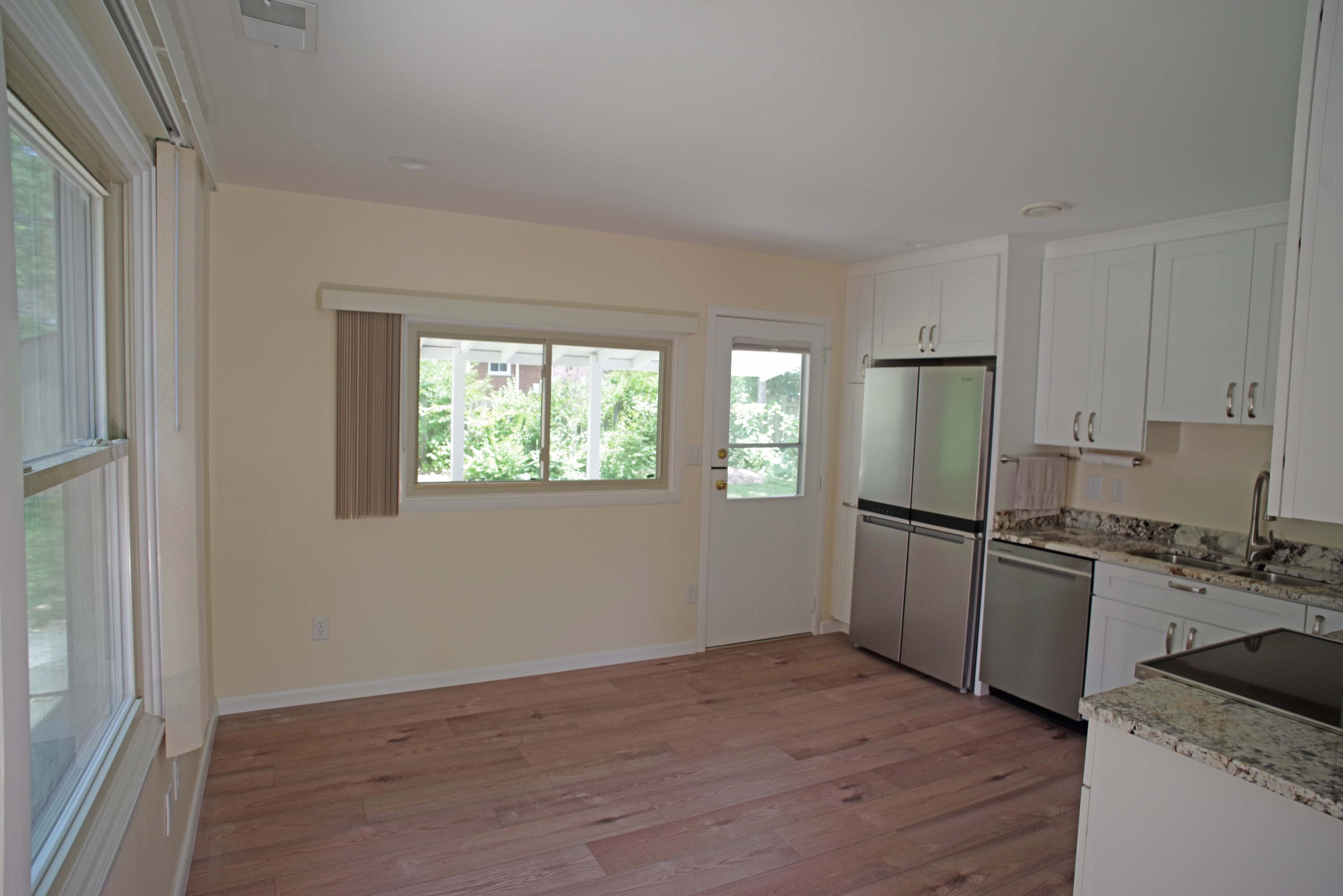 1052 North Maple Road Ann Arbor, MI 48103 - Photo 7 of 19 IMGP0516er