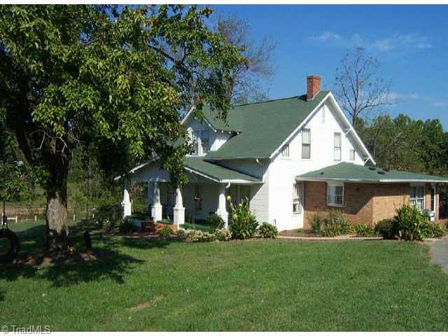 5225 Murray Road Winston-Salem, NC 27106 - Photo 1 of 9 Exterior Front.