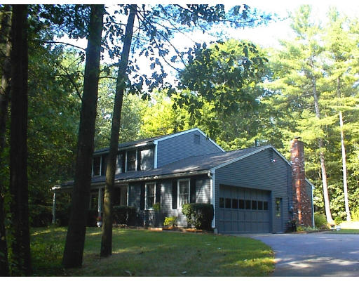 122 Haynes Road Townsend, MA 01469 - Photo 1 of 5 a front view of a house with a yard