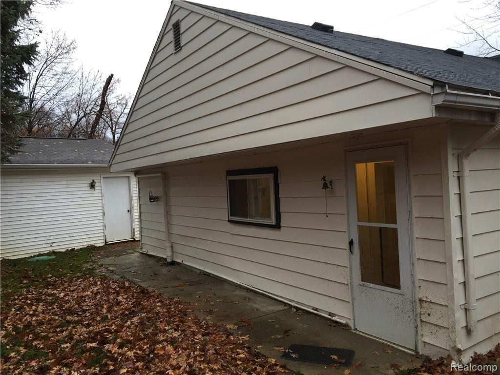 4008 Hunt Road Lapeer, MI 48446 - Photo 2 of 17 back.jpg