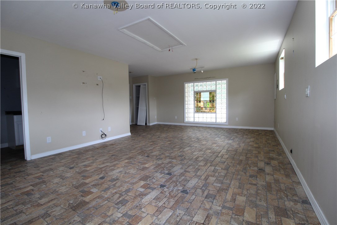 5055 Big Tyler Road Charleston, WV 25313 - Photo 8 of 16 Gallery Image 8