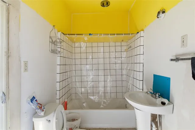 a view of a big room with closet area