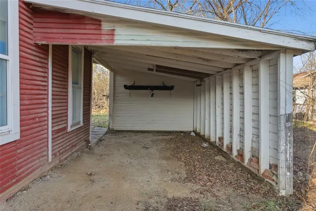 a view of a garage door
