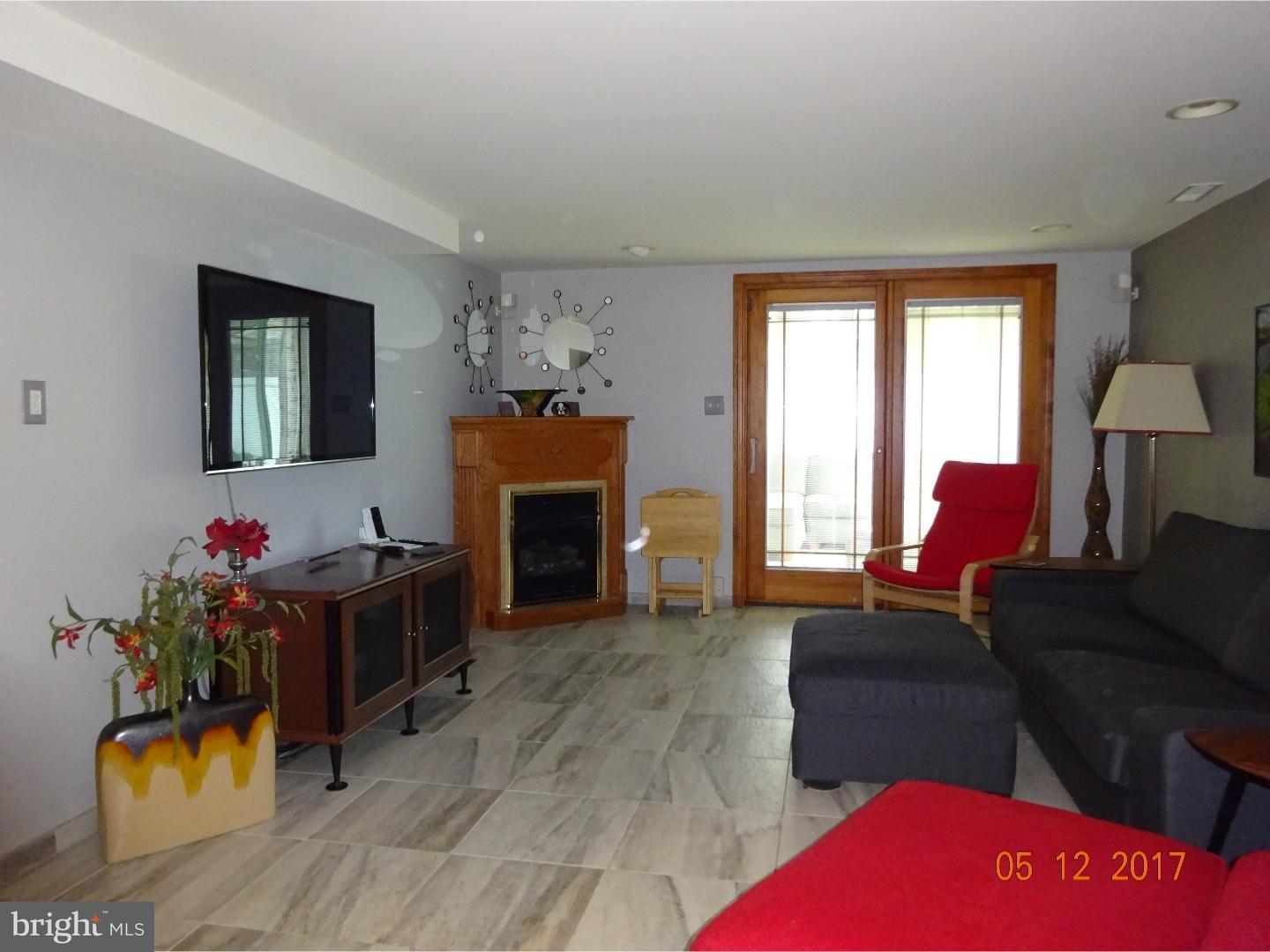 9211 Burbank Road Philadelphia, PA 19115 - Photo 12 of 25 Family Room