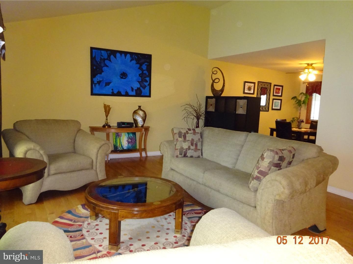 9211 Burbank Road Philadelphia, PA 19115 - Photo 6 of 25 Living Room