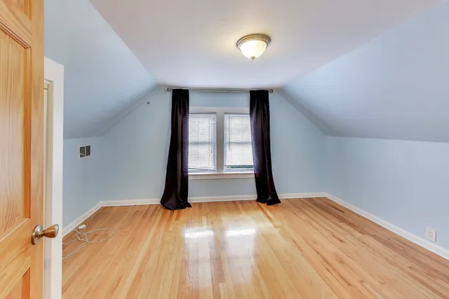 $2,800 | 2537 South Scott Street, Des Plaines, IL 60018