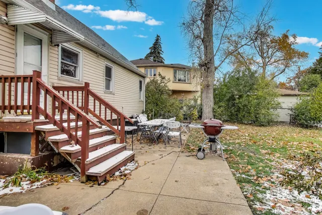 $2,800 | 2537 South Scott Street, Des Plaines, IL 60018