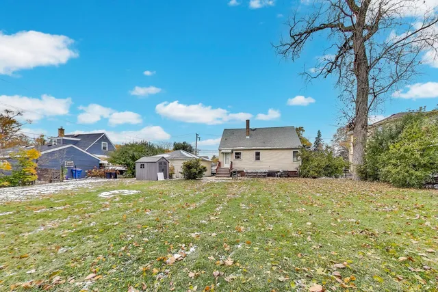 $2,800 | 2537 South Scott Street, Des Plaines, IL 60018