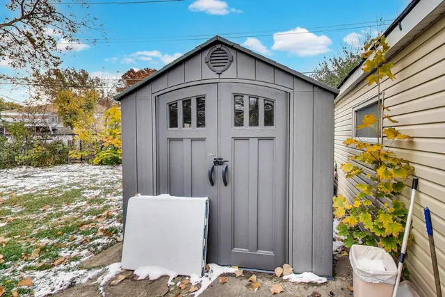 $2,800 | 2537 South Scott Street, Des Plaines, IL 60018