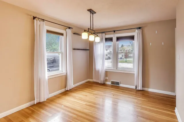 $2,800 | 2537 South Scott Street, Des Plaines, IL 60018