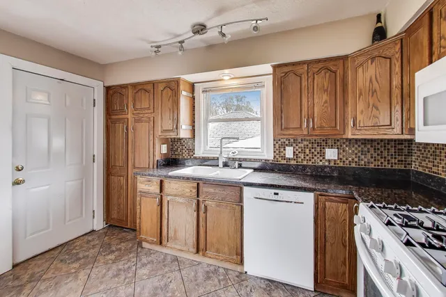 $2,800 | 2537 South Scott Street, Des Plaines, IL 60018