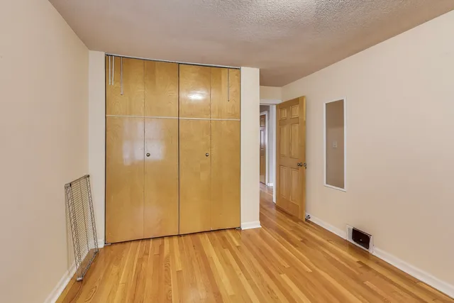 $2,800 | 2537 South Scott Street, Des Plaines, IL 60018