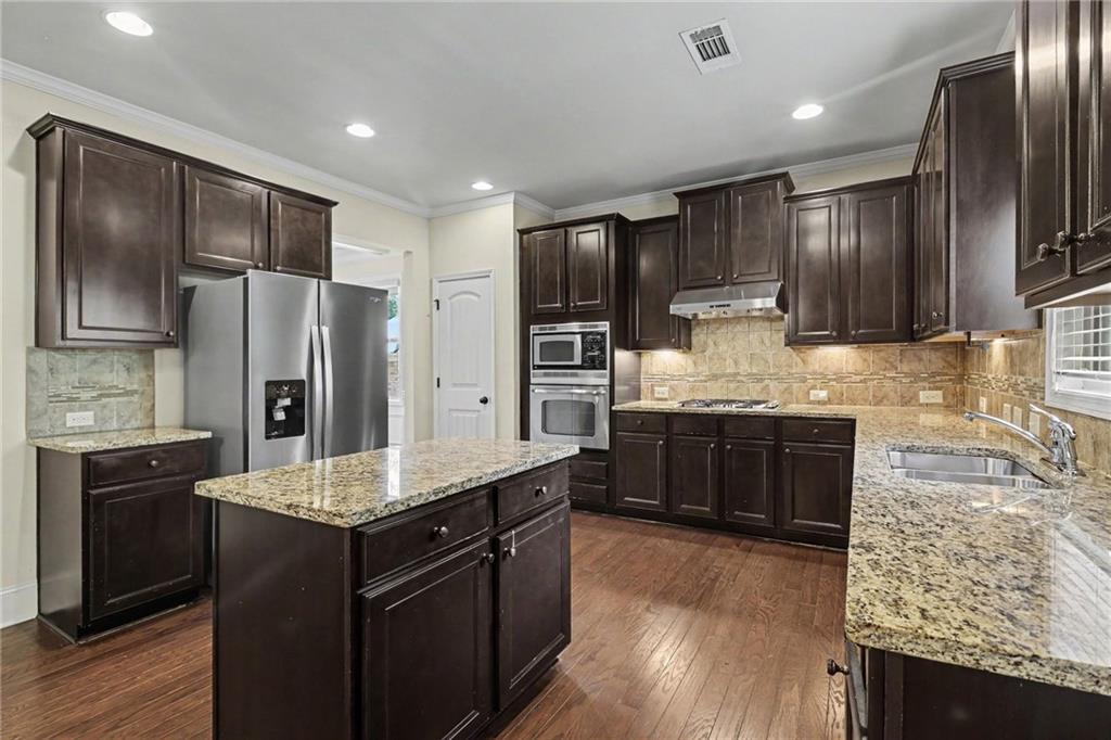 550 Nichols View Way Suwanee, GA 30024 - Photo 19 of 51