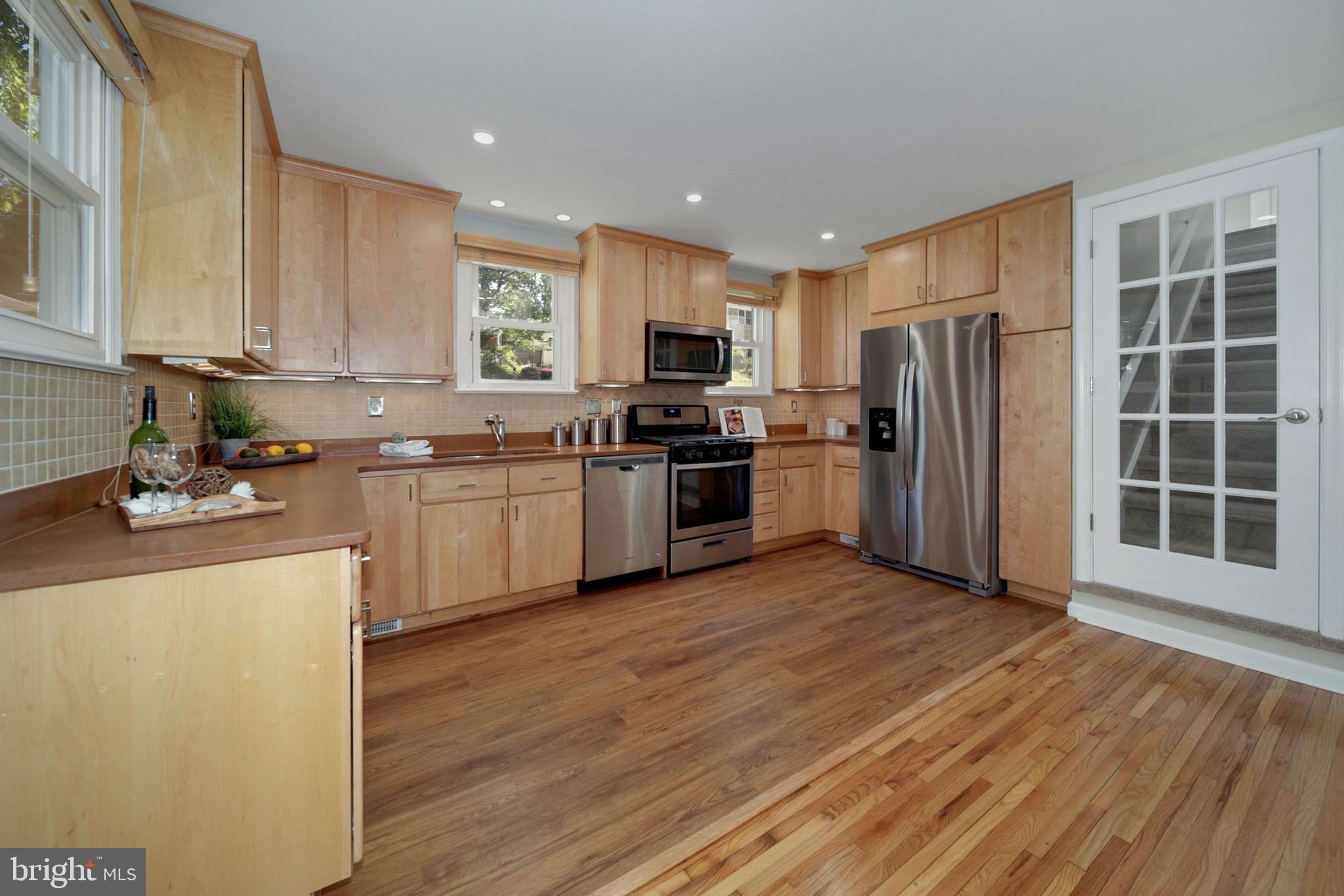 4008 Decatur Avenue Kensington, MD 20895 - Photo 8 of 33 Gallery Image 8