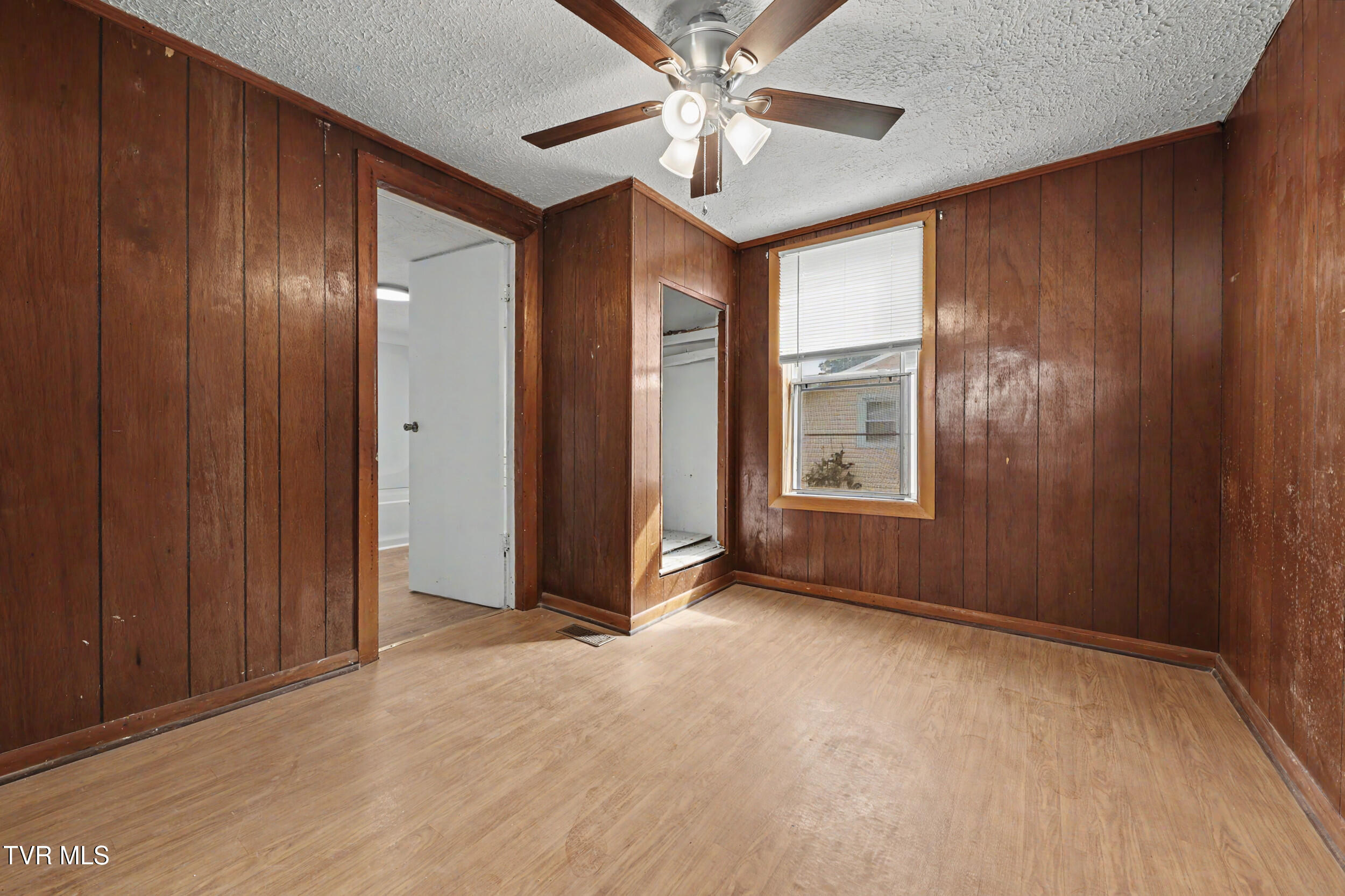 317 Biddle Street Greeneville, TN 37745 - Photo 24 of 39 20_img_0065