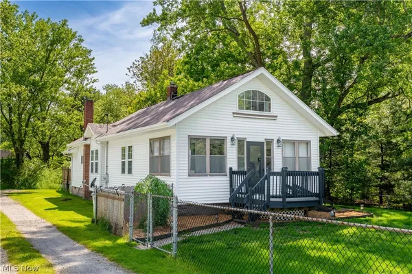 $264,999 | 122 Southeast Avenue, Tallmadge, OH 44278