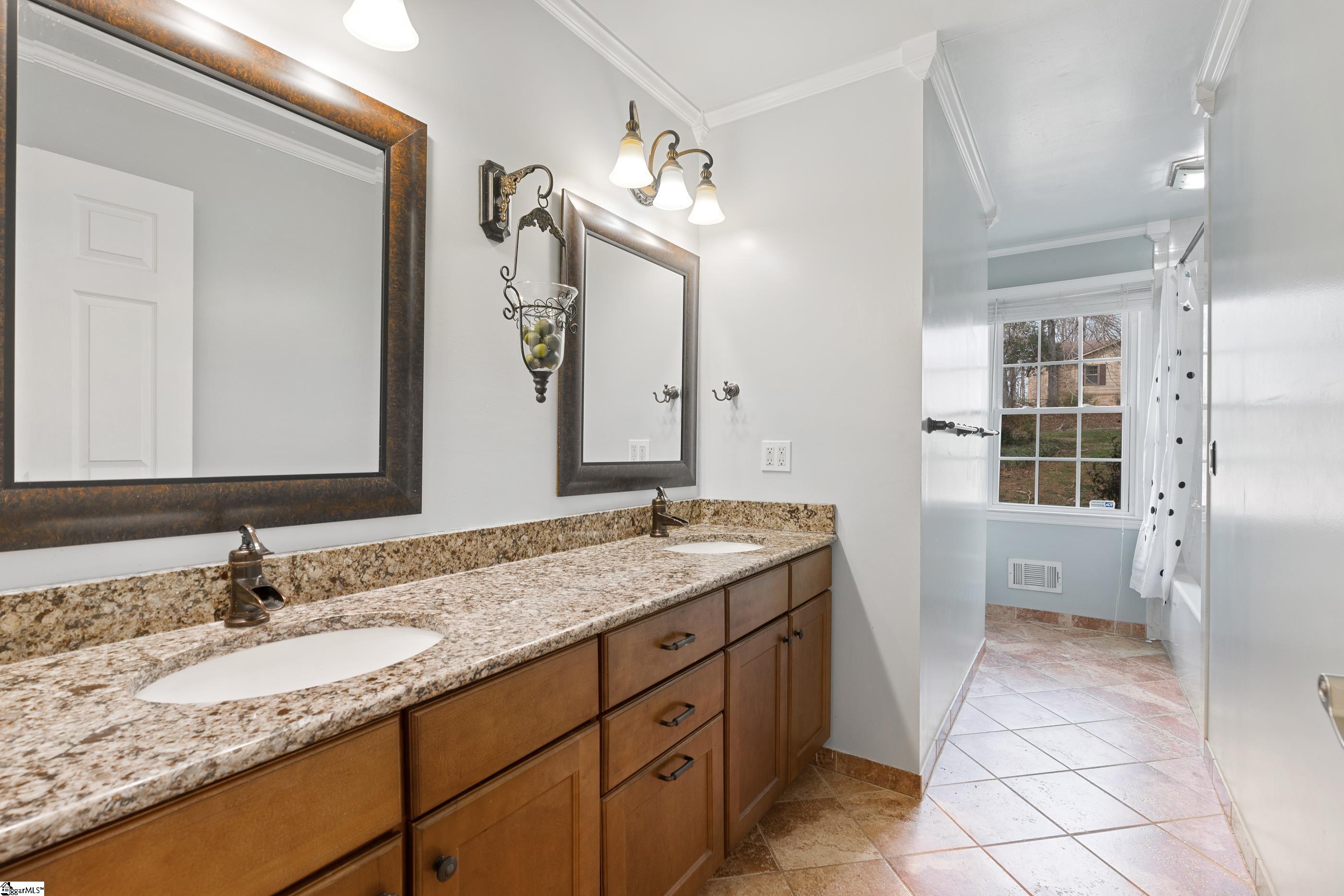 203 Tanner Road Taylors, SC 29687 - Photo 22 of 34