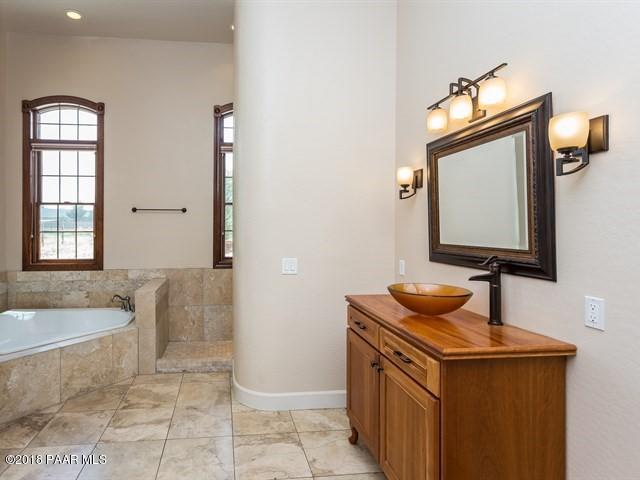 8205 North Williamson Valley Road Prescott, AZ 86305 - Photo 15 of 32 014_Master Bathroom