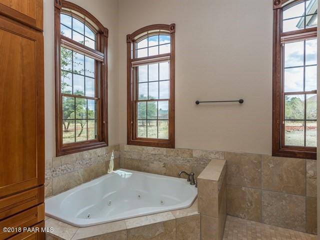 8205 North Williamson Valley Road Prescott, AZ 86305 - Photo 16 of 32 015_Master Bathroom