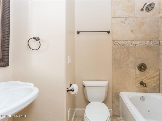 8205 North Williamson Valley Road Prescott, AZ 86305 - Photo 18 of 32 017_Bedroom 2 Bathroom