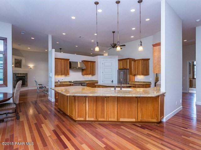 8205 North Williamson Valley Road Prescott, AZ 86305 - Photo 7 of 32 006_Kitchen