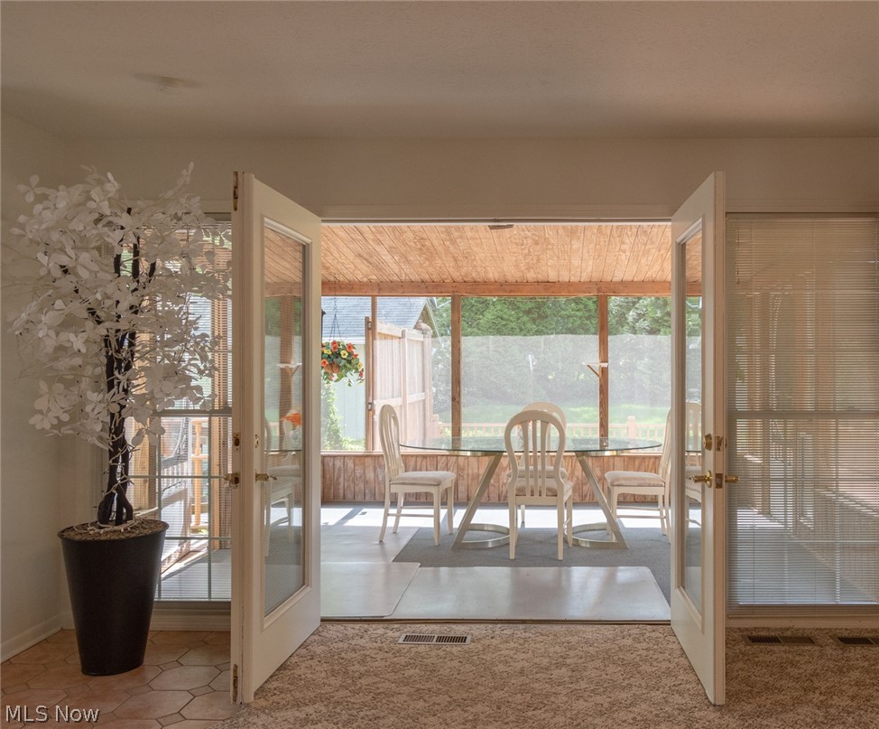 265 Schocalog Road Akron, OH 44313 - Photo 26 of 34 Sun Room