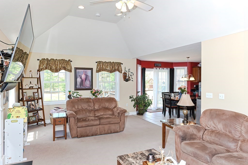 93 Cart Path Road Dracut, MA 01826 - Photo 8 of 32 Gallery Image 8
