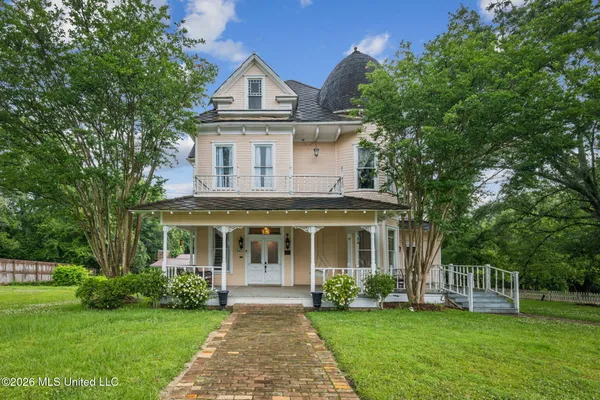 $209,000 | 102 West Myrtle Street, Magnolia, MS 39652