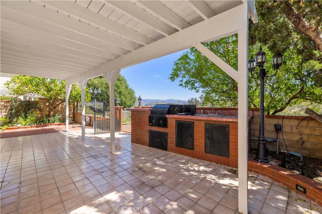 19724 Azure Field Drive Newhall, CA 91321 - Photo 25 of 34