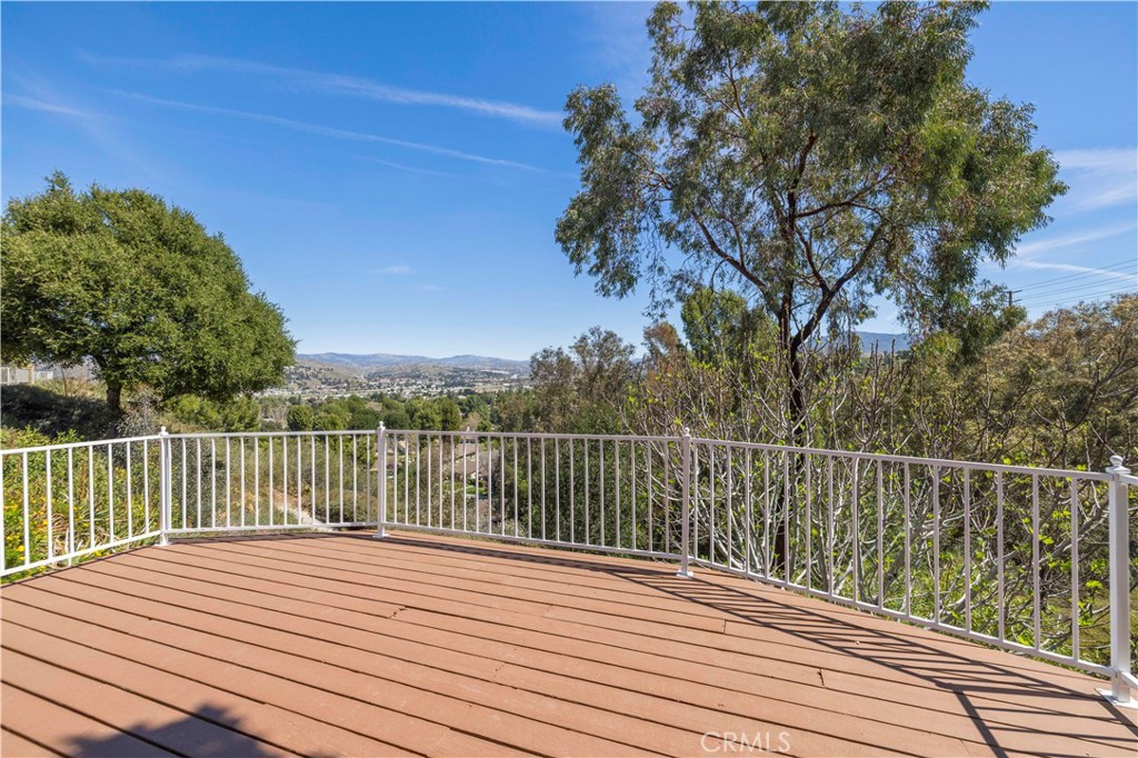 19724 Azure Field Drive Newhall, CA 91321 - Photo 26 of 34