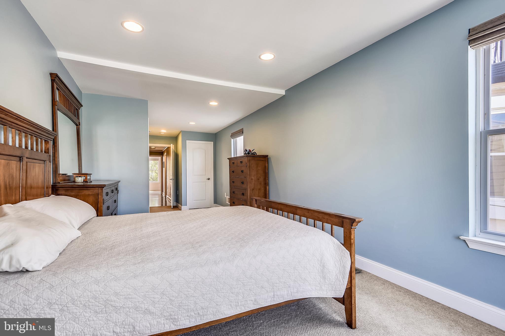 2904 Keswick Road Baltimore, MD 21211 - Photo 17 of 42 Expansive Master Suite