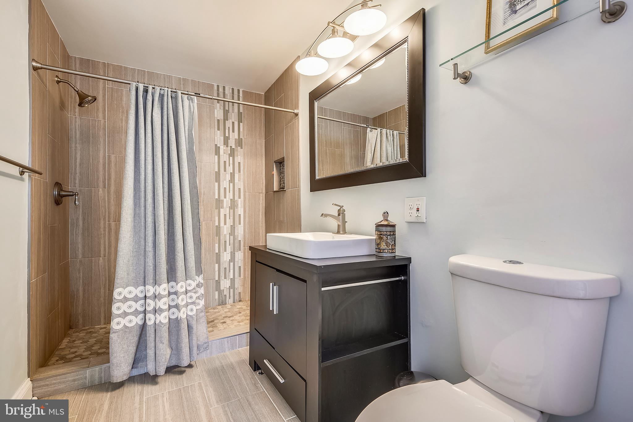 2904 Keswick Road Baltimore, MD 21211 - Photo 19 of 42 Master Bath