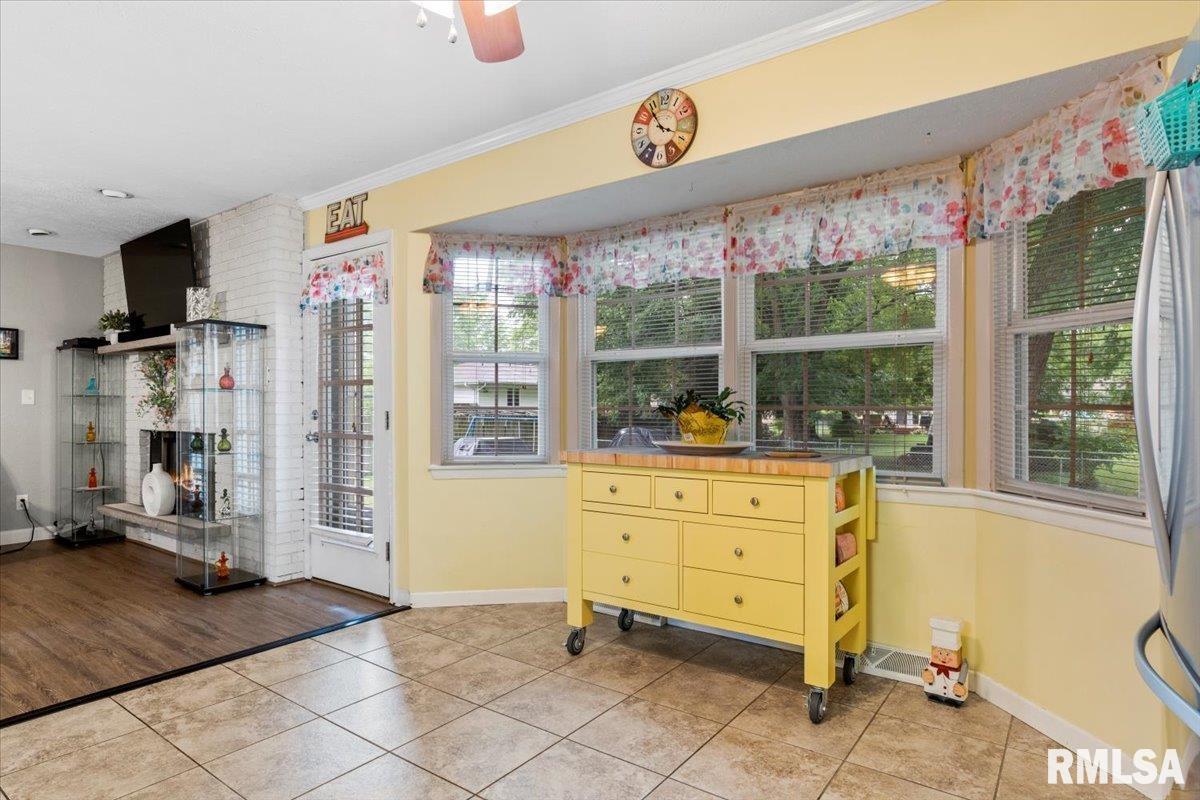 813 Freemans Farm Road Springfield, IL 62704 - Photo 16 of 29